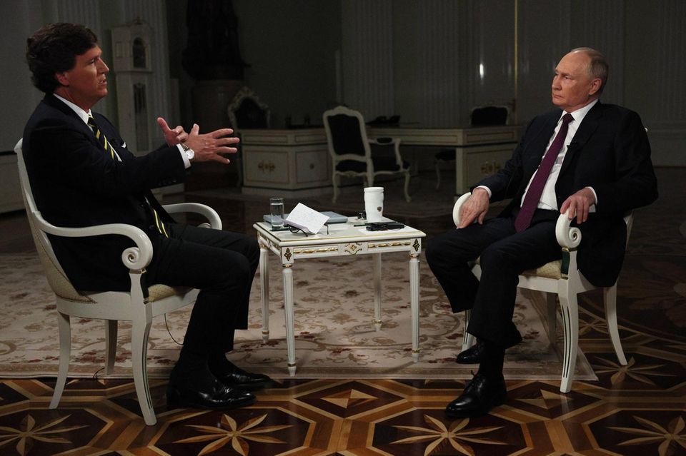 Am Dienstag hatte US-Moderator Tucker Carlson den russischen Präsidenten Wladimir Putin interviewt. Am Donnerstagabend US-amerikanischer Zeit wurde das Gespräch veröffentlicht.