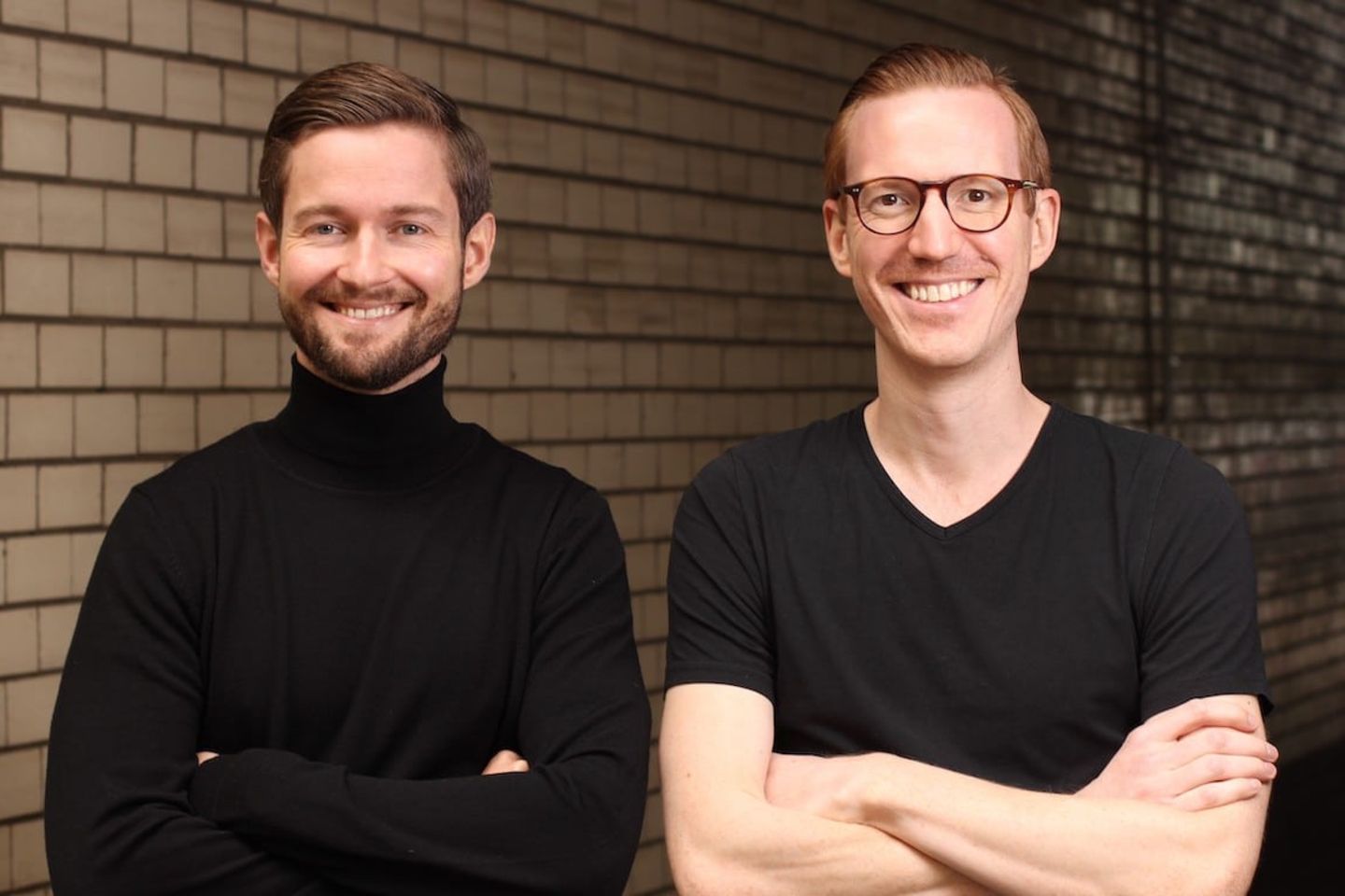 Die Finoa-Gründer Henrik Gebbing und Christopher May (rechts).