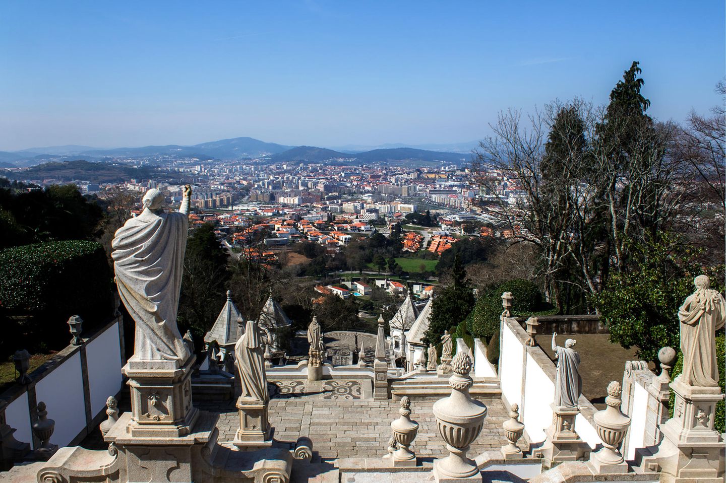 Blick auf Braga von der Wallfahrtskirche Bom Jesus