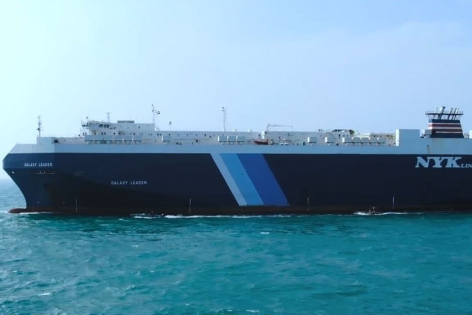 Autotransporter „Galaxy Leader“ unbeladen auf dem Weg nach Indien