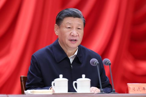 Xi Jinping hält eine Rede