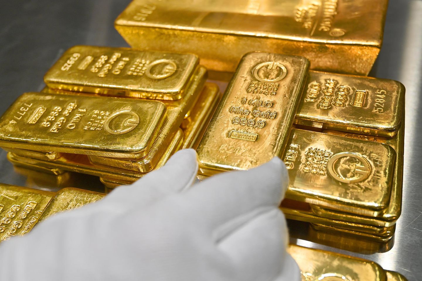 Gold: Preis auf Rekordhoch: Soll ich jetzt Gold kaufen? - Capital.de