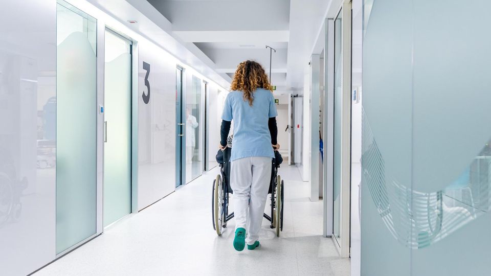 Zu wenig Personal: Rekord-Arbeitszahlen: Ist unser Wohlstand trotzdem in Gefahr? Zu wenig Personal: Rekord-Arbeitszahlen: Ist unser Wohlstand trotzdem in Gefahr?