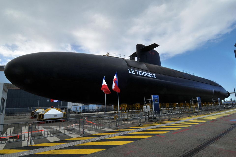Ginge es nach der Zahl sofort einsatzfähiger Sprengköpfe, würde Frankreich auf Platz drei dieses Rankings liegen. Sipri zählte bei der einzigen Atommacht der Europäischen Union 280 einsatzbereite und lediglich zehn eingelagerte Sprengköpfe. Die Gesamtzahl entsprach dem Niveau des Vorjahres. Ganz anders sah die Lage in China aus. 