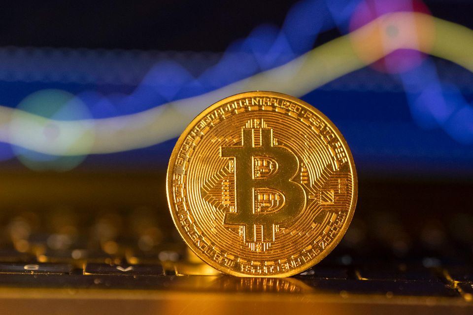 Der Bitcoin ist ein rein digitales Asset – wird zur vereinfachten Darstellung aber gerne als Münze gezeigt