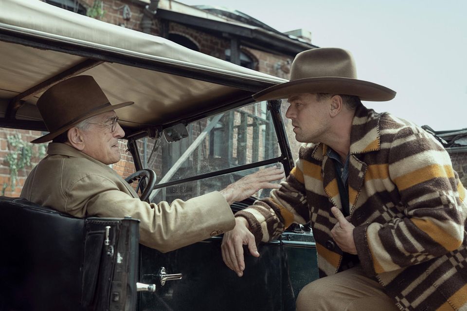 Mit zehn Oscar-Nominierungen geht „Killers of the Flower Moon“ als ein Favorit ins Rennen um die Oscars. Regisseur Martin Scorsese ist ebenso nominiert wie Hauptdarsteller Leonardo DiCaprio, Hauptdarstellerin Lily Gladstone und Nebendarsteller Robert De Niro. Ihr historisches Drama ist in diesem Ranking der erste Film, der zum Stichtag offiziell den Sprung über 100 Mio. Dollar schaffte. „Box Office Mojo“ wies 156,8 Mio. Dollar für das dreieinhalbstündige Epos aus. 