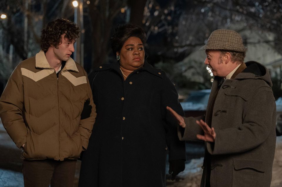 „The Holdovers“ ist eine Komödie von Alexander Payne mit Paul Giamatti als Lehrer, der Anfang der 70er Jahre Schüler eines Internats über die Weihnachtsferien betreuen muss. „The Holdovers“ erhielt fünf Oscar-Nominierungen, darunter für Giamatti als bester Hauptdarsteller. 42,9 Mio. Dollar bedeuteten Platz fünf im Ranking der Oscar-Kandidaten. 