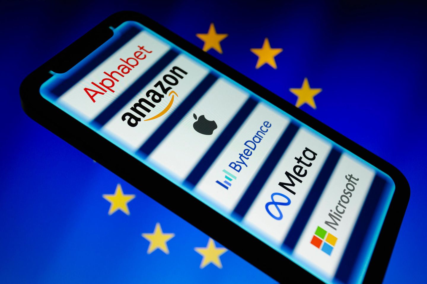 Alphabet, Amazon, Apple, Bytedance, Meta und Microsoft sind die ersten sechs Konzerne, die unter den Digital Markets Act der EU fallen