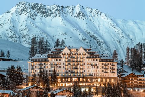 Das Carlton Hotel St. Moritz ist eines der mondänsten Grandhotels des noblen Wintersport-Ortes mit einer über 110-jährigen Geschichte