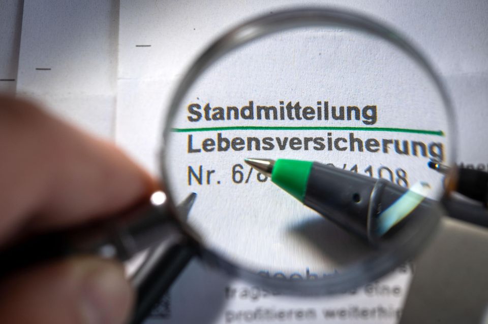 Lebensversicherern laufen die Kunden weg
