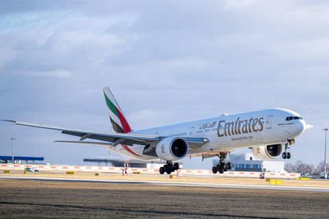 Boeing 777 von Emirates hebt ab