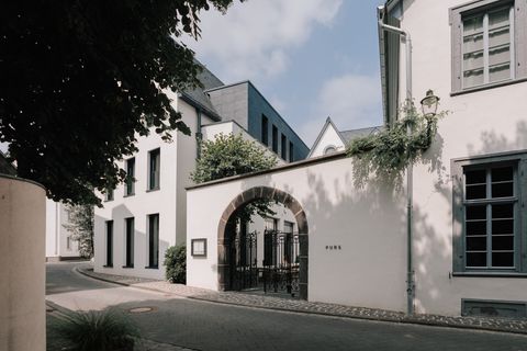 Schönheit auf den zweiten Blick: Das von außen recht unscheinbar wirkende „Hotel Purs“ liegt in einer Seitenstraße der Andernacher Altstadt