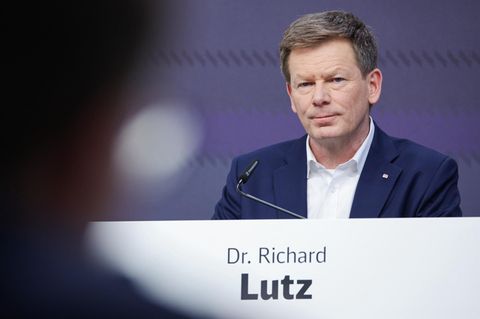 Bahnchef Richard Lutz bei der Vorstellung der Unternehmensbilanz 2023 in Berlin