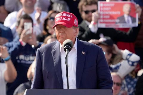 Donald Trump will erneut US-Präsident werden – parallel muss er sich aber mit zahlreichen Klagen herumschlagen