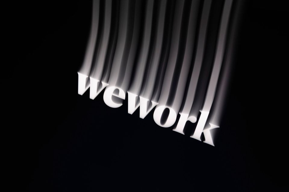 Wework: der Coworking-Anbieter musste in den USA und Kanada Insolvenz anmelden – rettet ihn jetzt ausgerechnet der frühere Gründer, dem noch immer die Schuld für die Probleme zugeschoben wird?