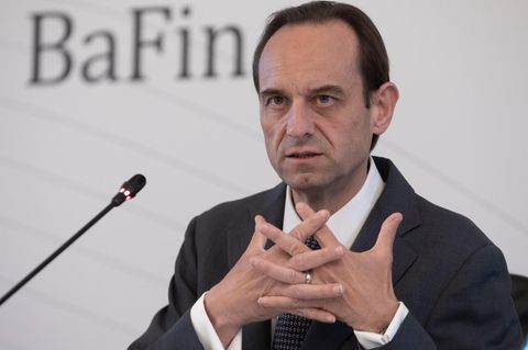 Der Präsident der Bundesanstalt für Finanzdienstleistungsaufsicht (BaFin), Mark Branson, bei der Jahrespressekonferenz im Mai 2023.