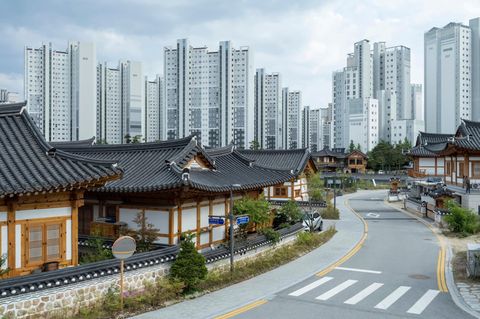 Ein Neubaugebiet in traditionellem Stil soll in Südkorea den überfüllten Großraum Seoul entlasten