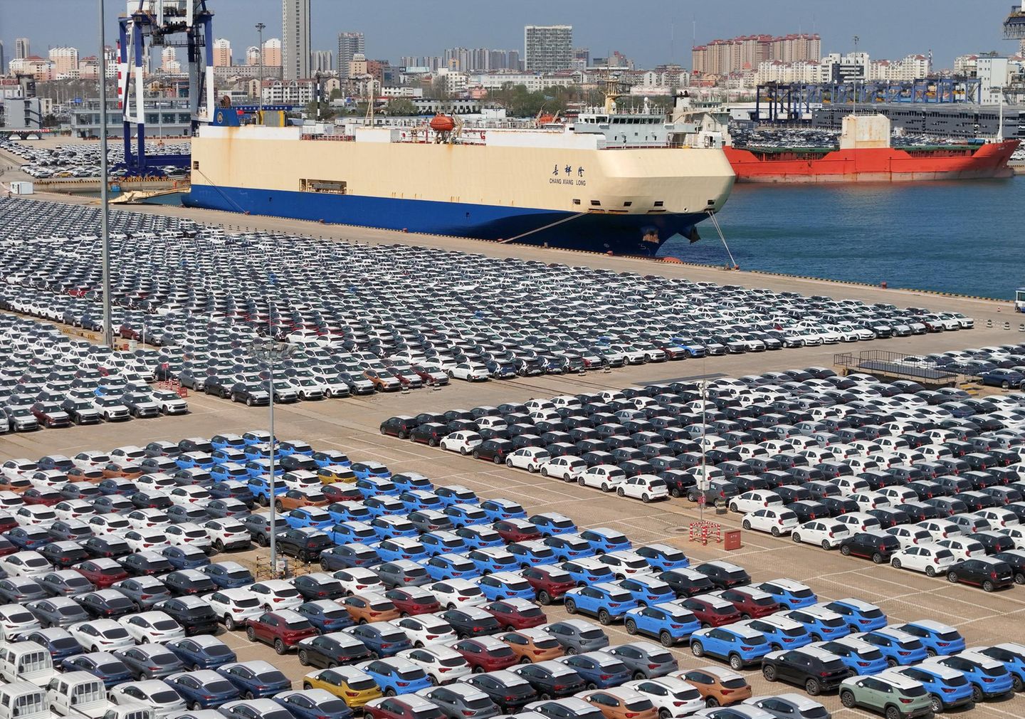 Autos am Hafen
