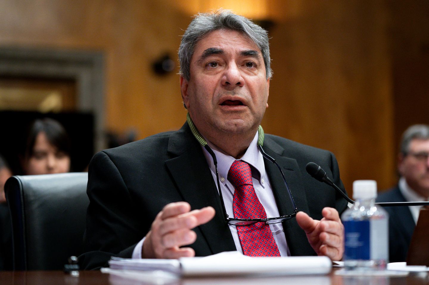 Sam Salehpour bei seiner Aussage im US-Senat