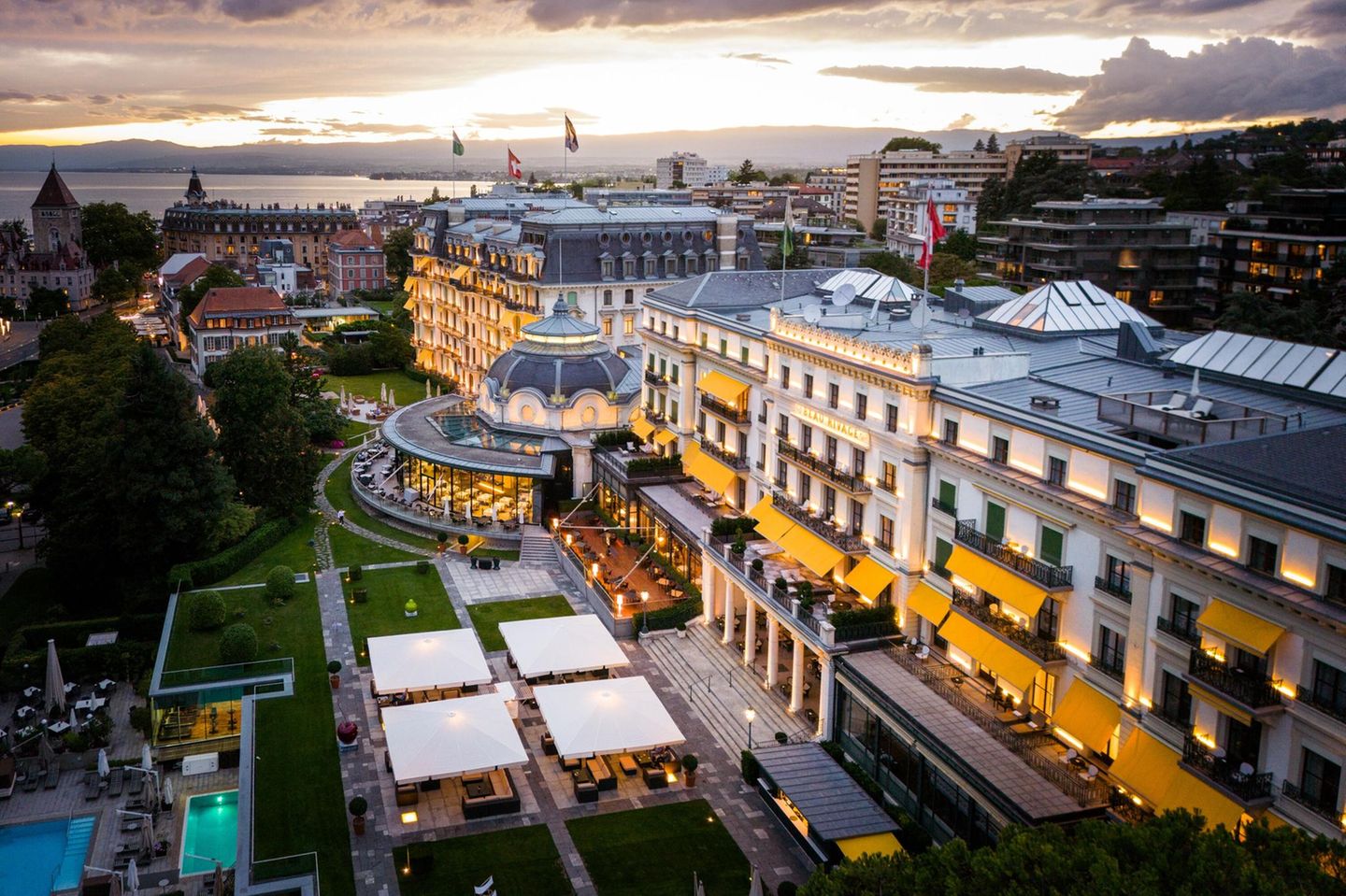 Mondänes Traditionshaus in Bestlage – das „Beau Rivage Palace“ thront direkt am Ufer des Genfersees