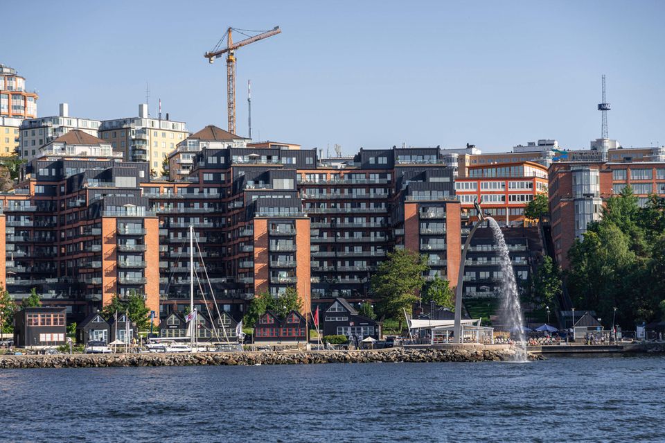 Hamburg teilte sich den dritten Platz des Negativrankings mit Stockholm (Foto) und Zürich. Auch dort sagten nur elf Prozent der Befragten, dass guter Wohnraum zu bezahlbaren Preisen einfach zu finden ist. 