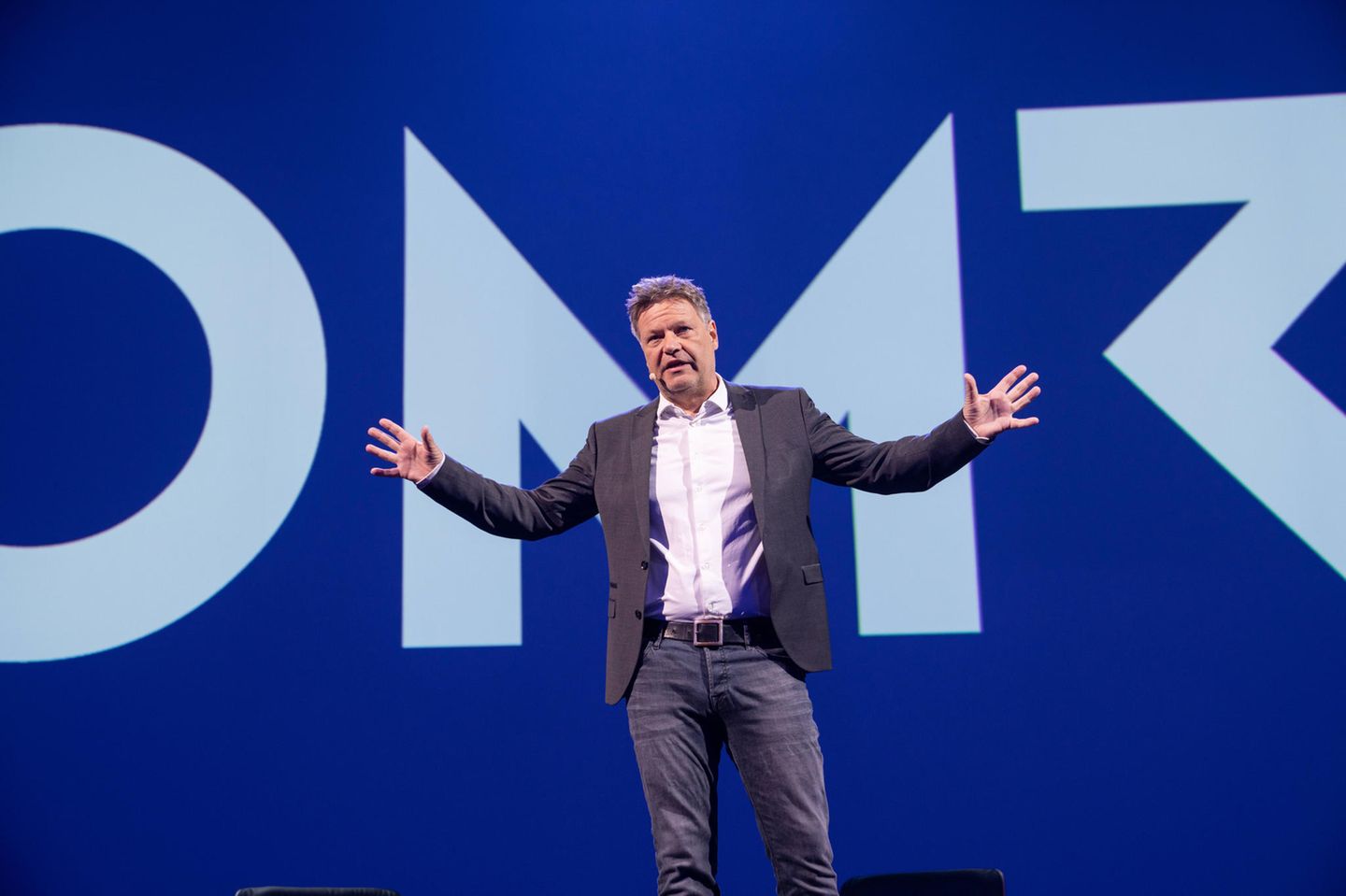 Bundeswirtschaftsminister Robert Habeck eröffnete das OMR-Festival in Hamburg – eine Konferenz für Online-Marketing und die Digitale Wirtschaft, in dessen Rahmen auch die FinanceFWD-Konferenz für die neue Finanzwelt stattfindet