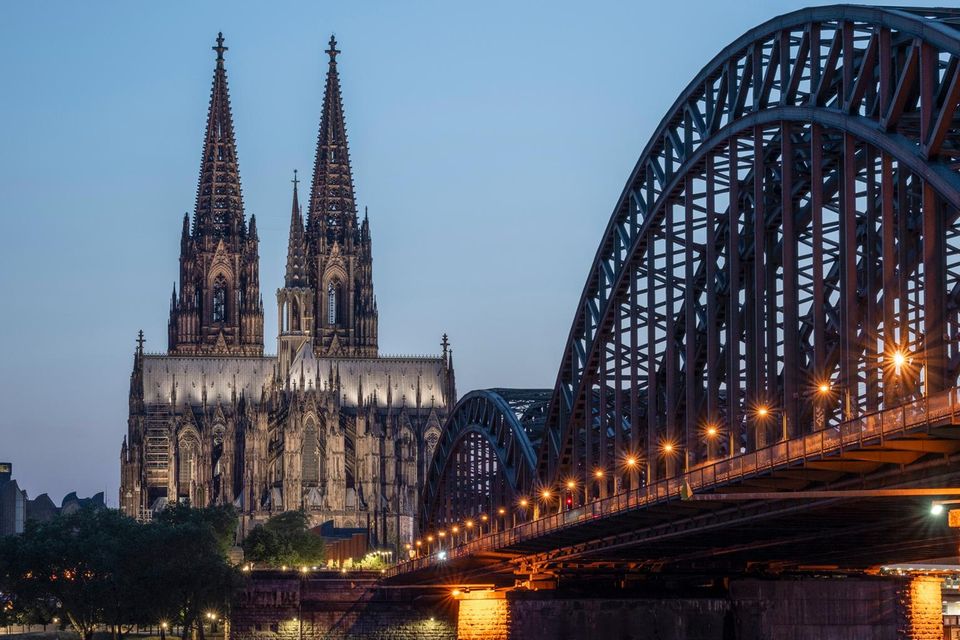 Blick von der Hohenzollernbrücke auf den Kölner Dom