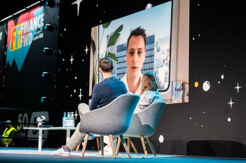 War per Videocall aus San Francisco zugeschaltet: Worldcoin-Gründer Alex Blania auf der Finance-Forward-Konferenz.