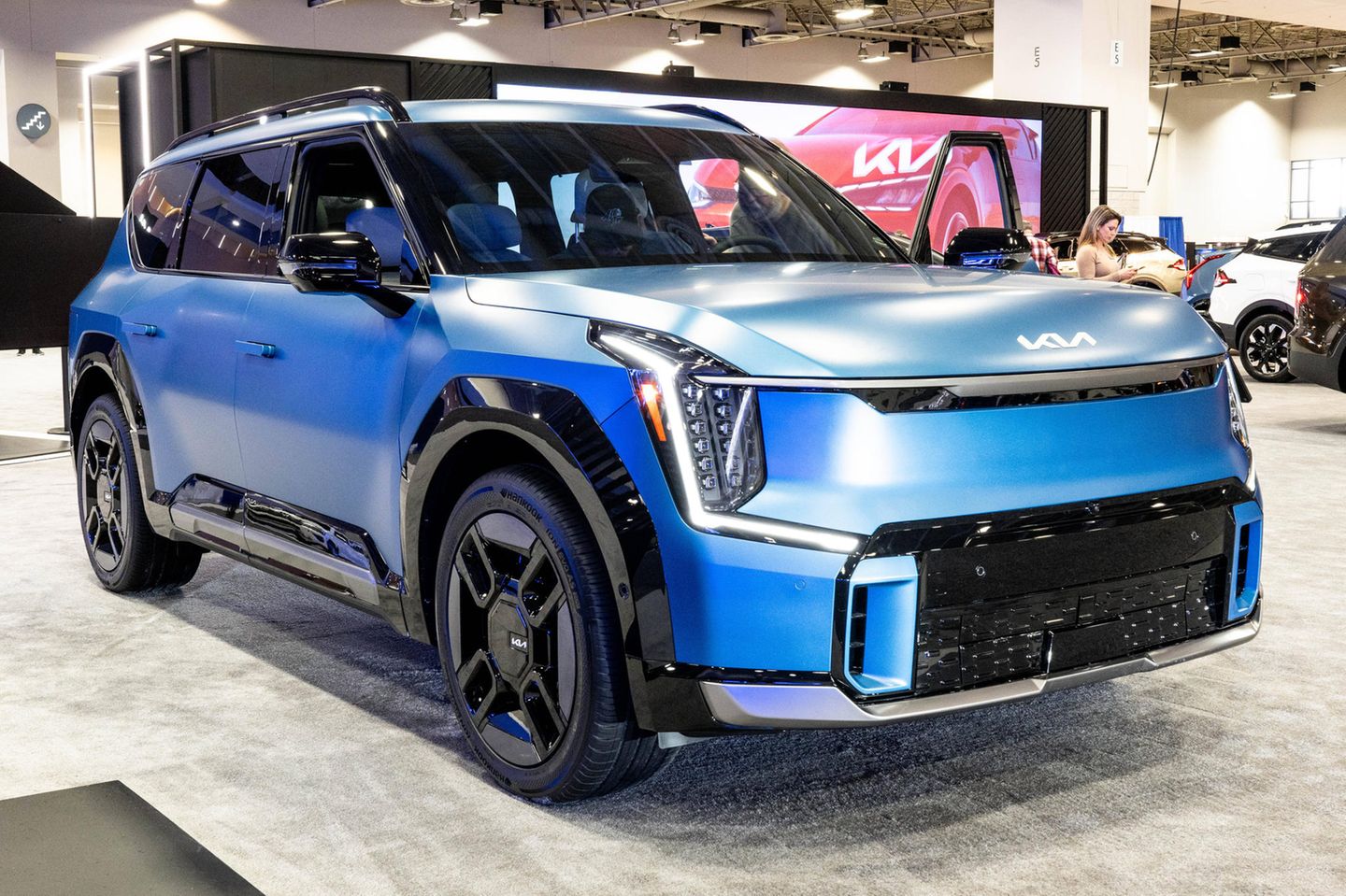 Nichts für kleine Garagen: der elektrische Kia EV9