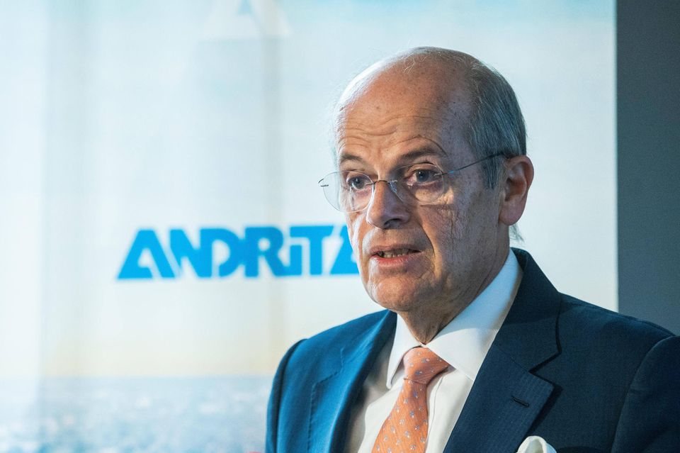 Wolfgang Leitner war 27 Jahre lang Vorstandsvorsitzender des Maschinen- und Anlagenbaukonzerns Andritz. 2022 gab er den Posten ab und wechselte in den Aufsichtsrat. Der gelernte Chemiker war laut „Forbes“ 1987 bei Andritz eingestellt worden. 1994 wurde er CEO und übernahm dem Bericht zufolge 1999 26 Prozent an dem Unternehmen. Das Vermögen des 71-Jährigen stieg laut „Forbes“ von 2,5 auf 2,7 Mrd. Dollar (Platz 1238). Damit hielt er den sechsten Platz unter den Superreichen Österreichs. 