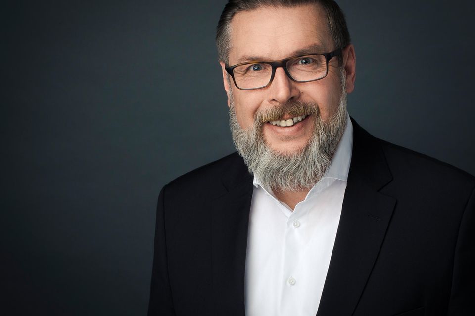 Ulrich Leuchtmann ist Head of Foreign Exchange Research (Devisenforschung) bei der Commerzbank