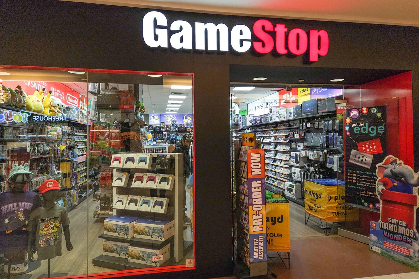 GameStop - Figure 1