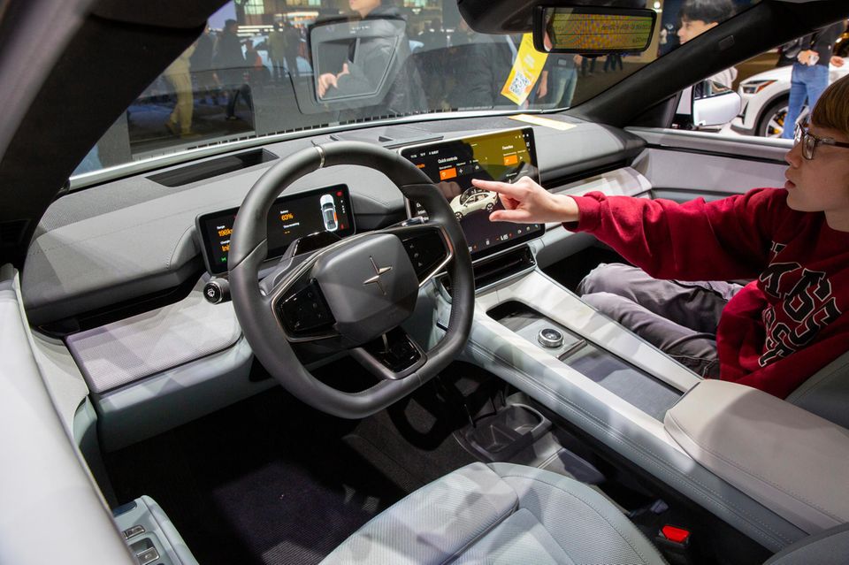 Polestar ist zwar formal eine schwedische Marke, die einst von Volvo mitgegründet wurde, sich jedoch im Eigentum von Geely befindet, einer chinesischen Holdinggesellschaft. Entsprechend werden auch fast alle Modelle in China hergestellt und zwar in Hangzhou Bay.