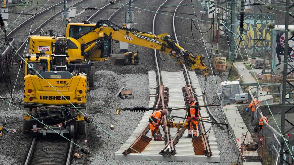 Sanierungsstau: So viel müsste Deutschland in seine Infrastruktur investieren Sanierungsstau: So viel müsste Deutschland in seine Infrastruktur investieren