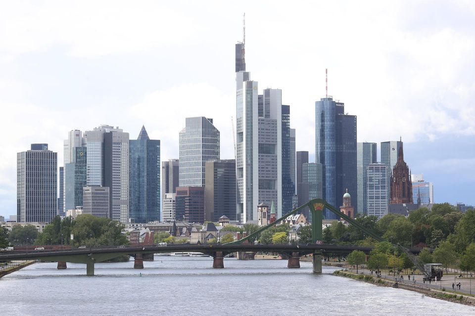 Soziale Ungleichheit: Kein Kredit, keine Aktien – woran die Teilnahme am Finanzmarkt scheitert