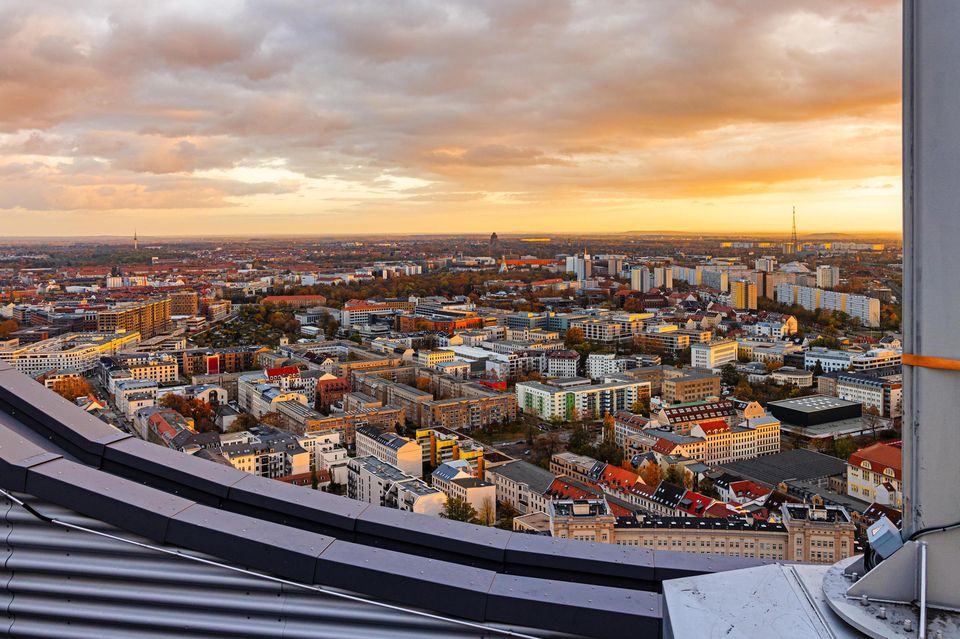 Blick über Leipzig zum Sonnenuntergang