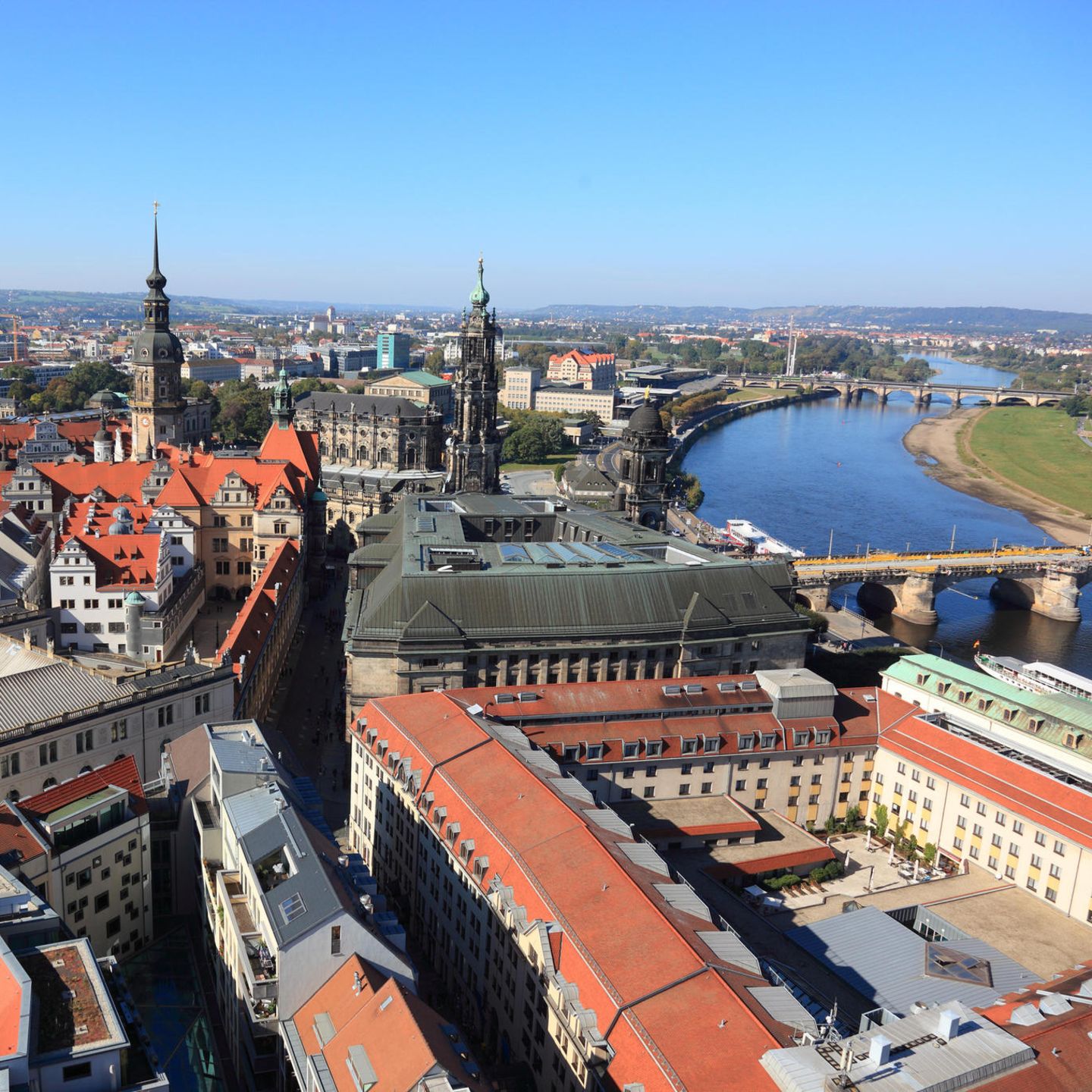 Residenzschloß, Schloßturm, Kathedrale, Elbe und Augustusbrücke, Verkehrsmuseum, Dresden von oben