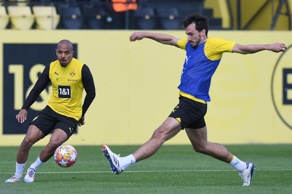 Donyell Malen (links) und Mats Hummels beim Training