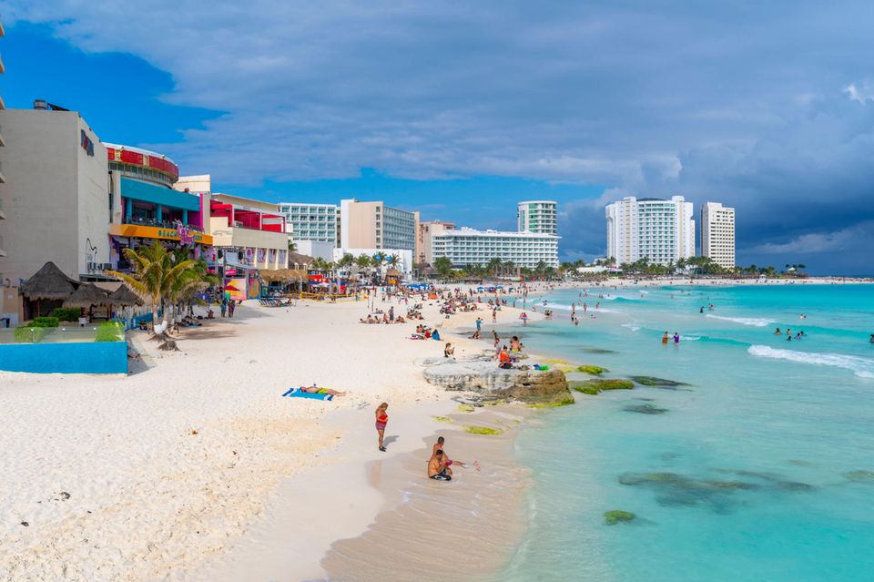 Strand in Cancún mit Hotels