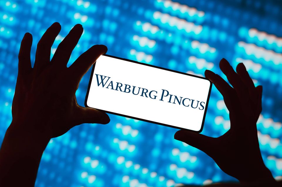 Das Geschäft mit Beteiligungen wächst aber weiterhin. Die weltweit 300 größten Private-Equity-Firmen verwalteten laut dem Ranking durchschnittlich sechs Prozent mehr Vermögenswerte als im Vorjahr, wie das in London erscheinende Magazin berichtete. Auf Platz neun kam das New Yorker Unternehmer Warburg Pincus mit 51,7 Mrd. Dollar. Die Beteiligungsgesellschaft hatte zehn Jahre zuvor im Ranking auf Platz 14 gelegen. 