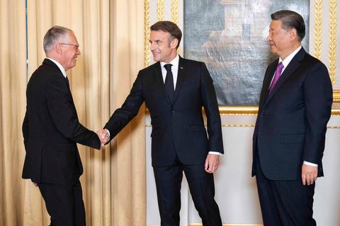 Stellantis-Chef Carlos Tavares auf einem Empfang mit Frankreichs Premierminister Emanuel Macron und Chinas Staatspräsident Xi Jinping