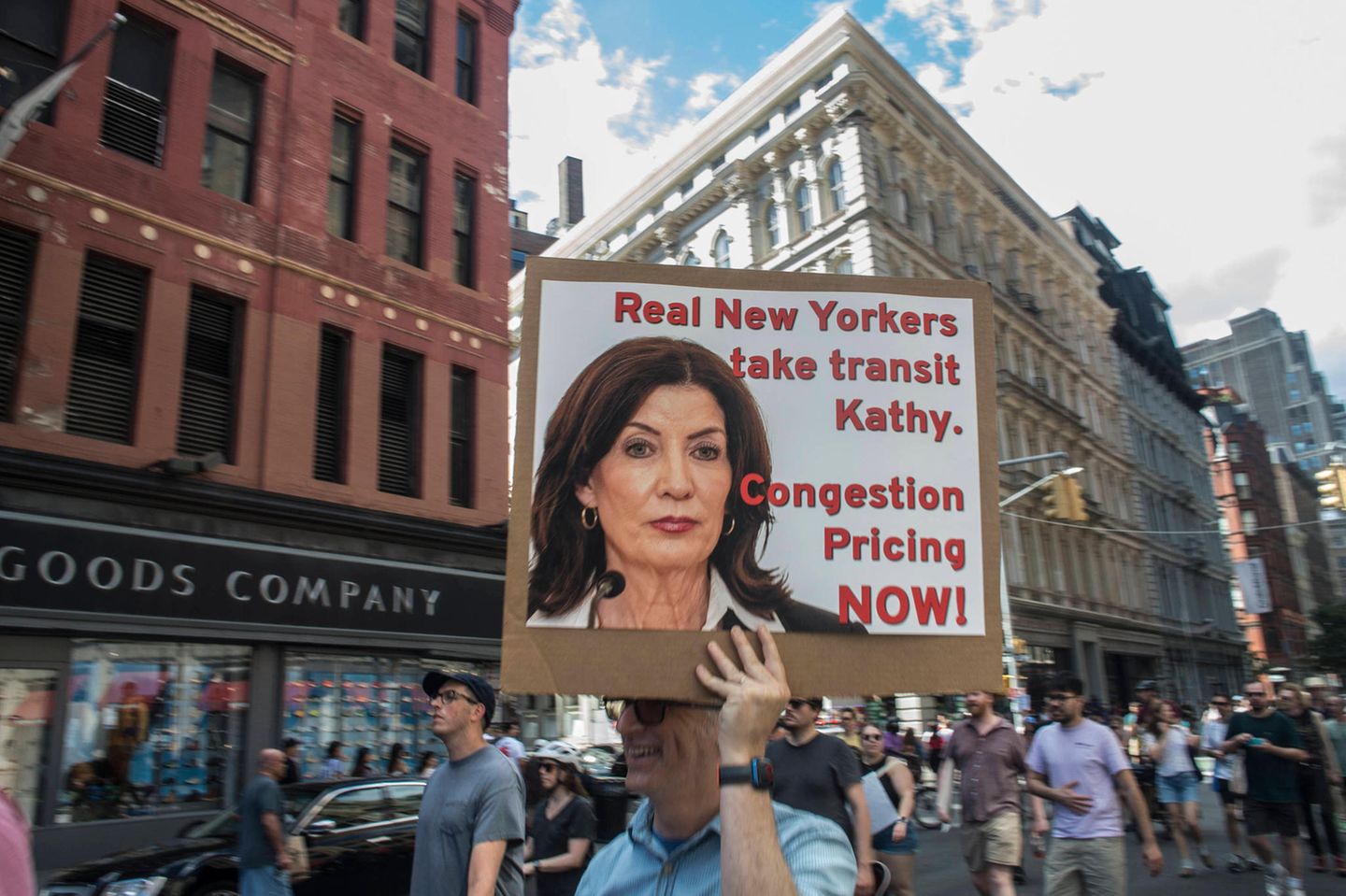 Proteste gegen das Aussetzen der Staugebühren in New York