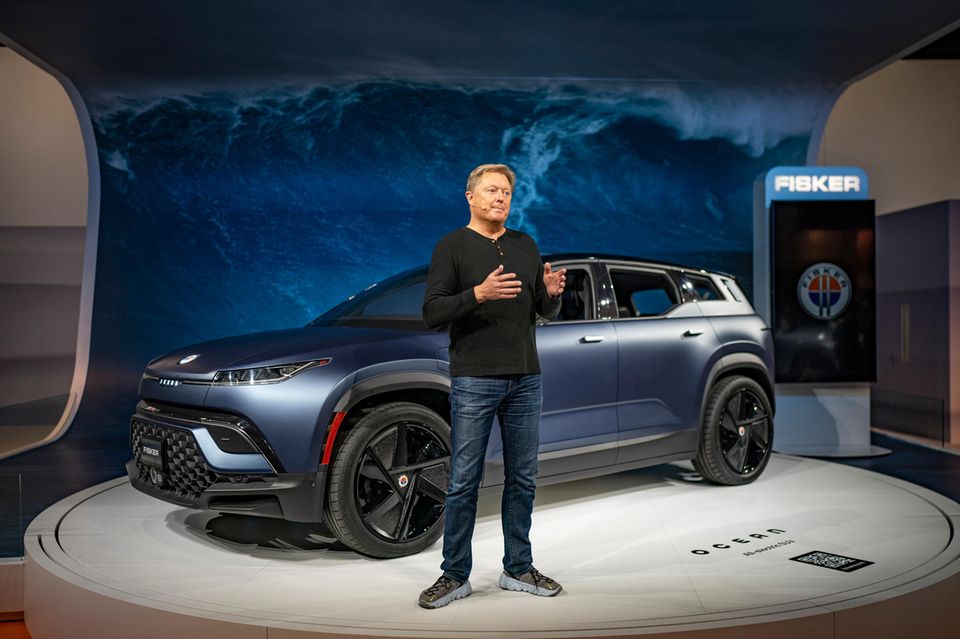 Henrik Fisker bei der Präsentation des SUV-Modells Ocean