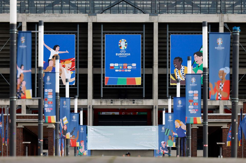 Das Kölner Rhein-Energie-Stadion während der Vorrunde der Fussball Europameisterschaft