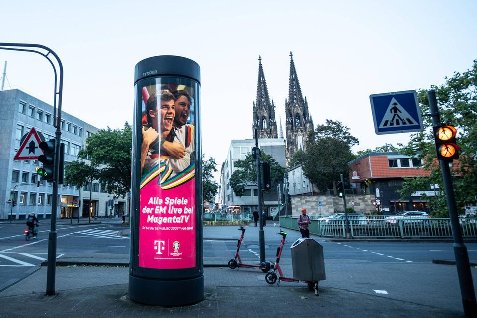 Werbung der Telekom für Magenta TV in Köln anlässlich der Fußball-EM