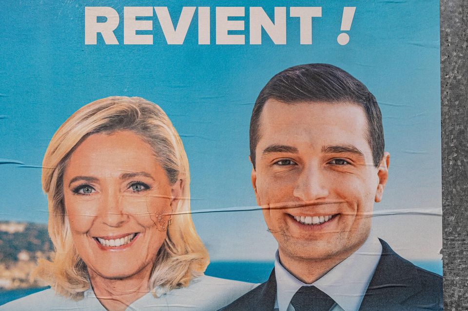 Wahlplakat des Rassemblement National mit Marine Le Pen und Jordan Bardella