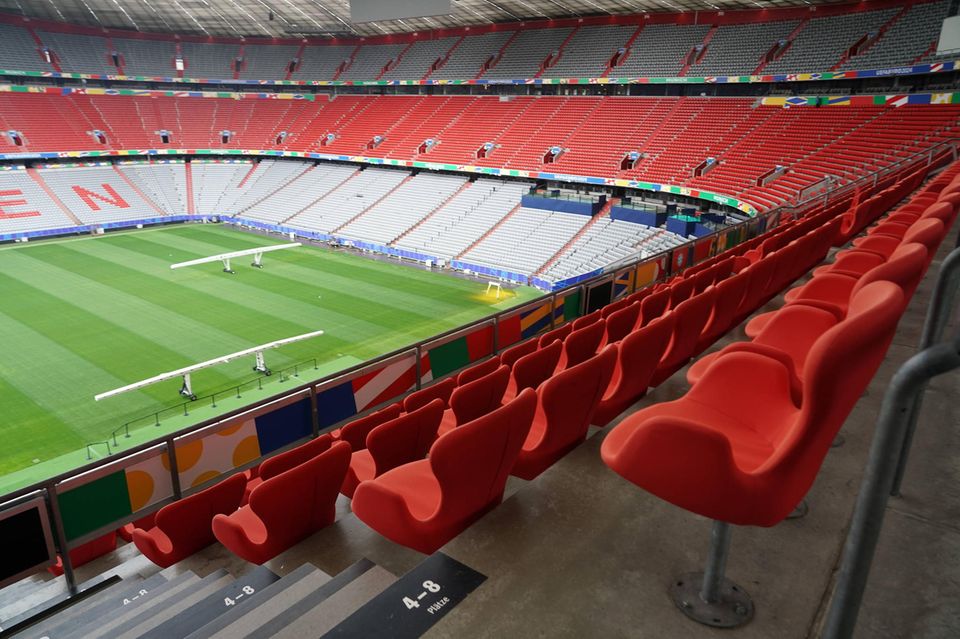 VIP-Bereich in der Münchener Allianz Arena: auch für die Halbfinalpartie hier am 9. Juli gibt es noch Tickets