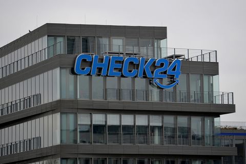 Außenansicht des Firmengebäudes von Check 24 in München