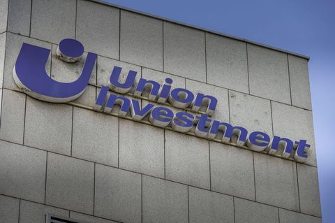 Fassade des Union Investment-Hochhauses in Frankfurt am Main