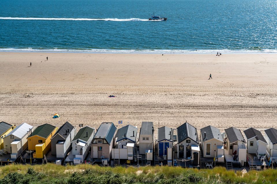 Etwas über ein Zehntel mehr kosteten Restaurants und Hotels deutsche Urlauber zuletzt in den Niederlanden. Destatis ermittelte für 2024 einen Preisunterschied von zwölf Prozent. Die Niederlande waren in der Statistik 2023 nicht aufgeführt. 
